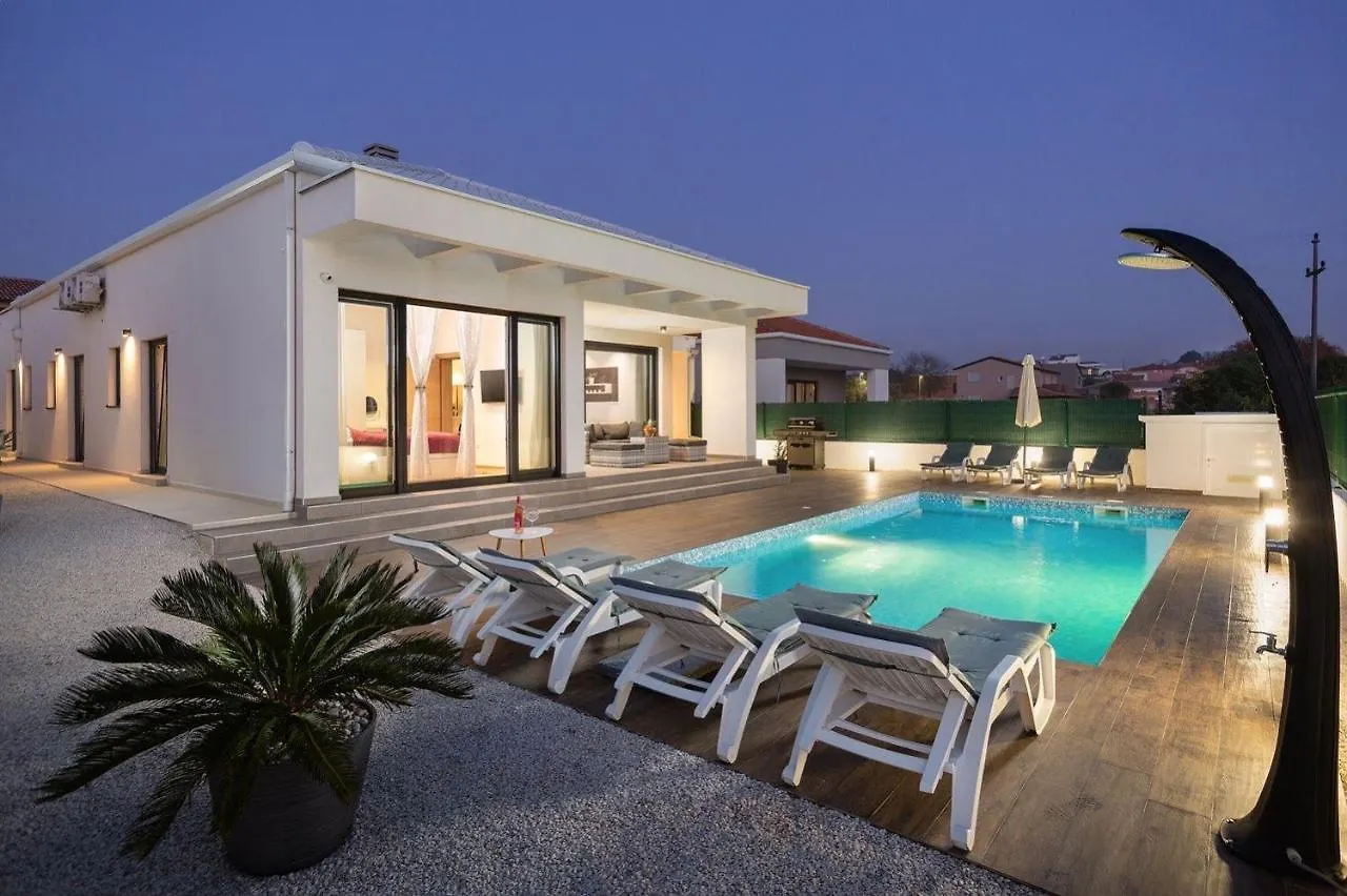 Villa Luna & Pia Πούλα